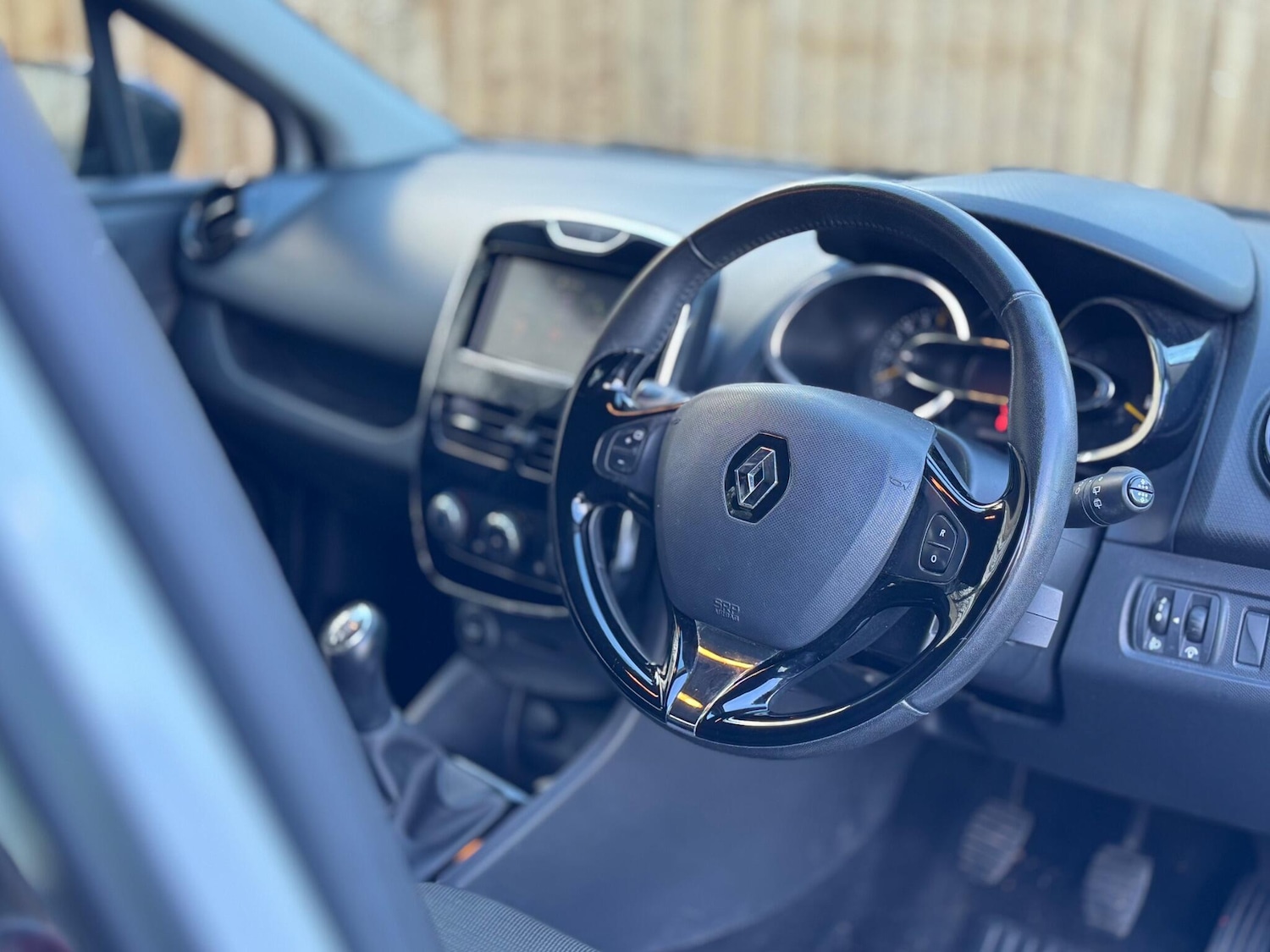 Used Renault Clio 2014 for sale - 76898869: Photo 57