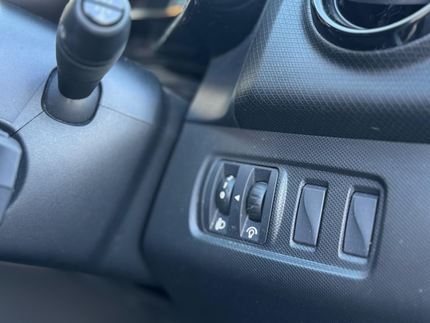 Used Renault Clio 2014 for sale - 76898869: Photo 63