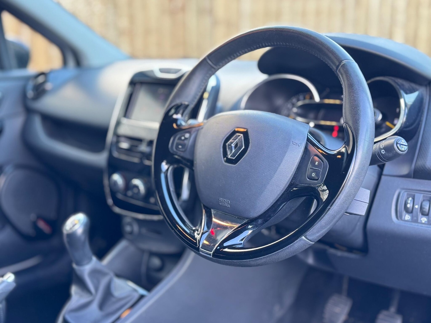 Used Renault Clio 2014 for sale - 76898869: Photo 77