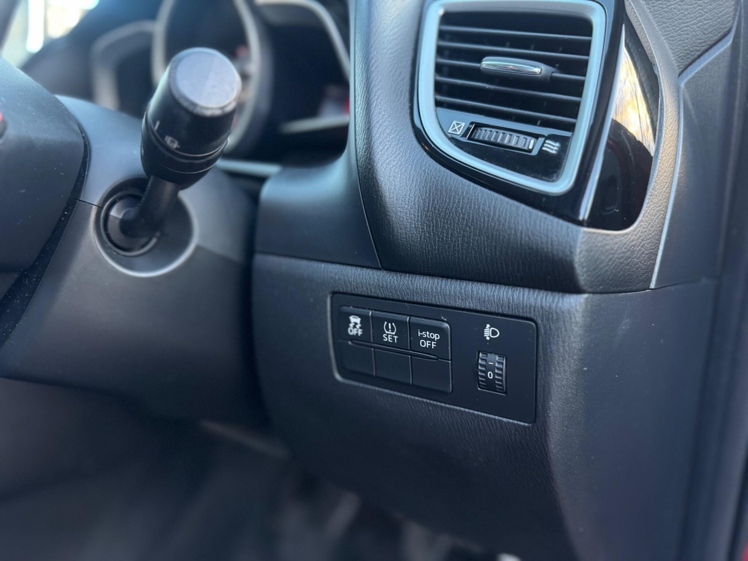 Used Mazda Mazda3 2014 for sale - 76702446: Photo 75