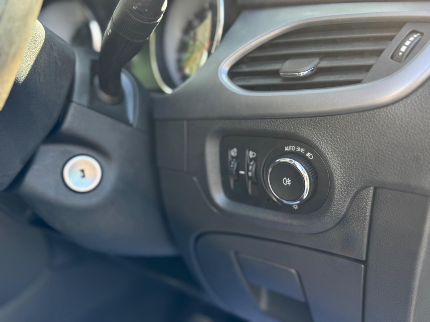 Used Vauxhall Astra 2017 for sale - 78100254: Photo 53