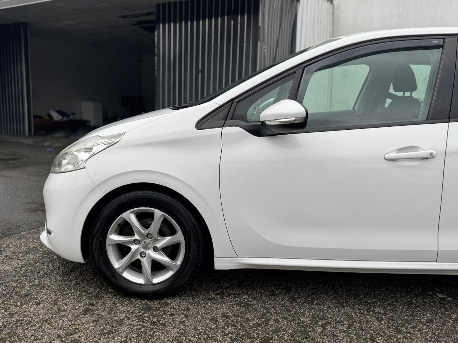 Used Peugeot 208 2013 for sale - 77410904: Photo 25