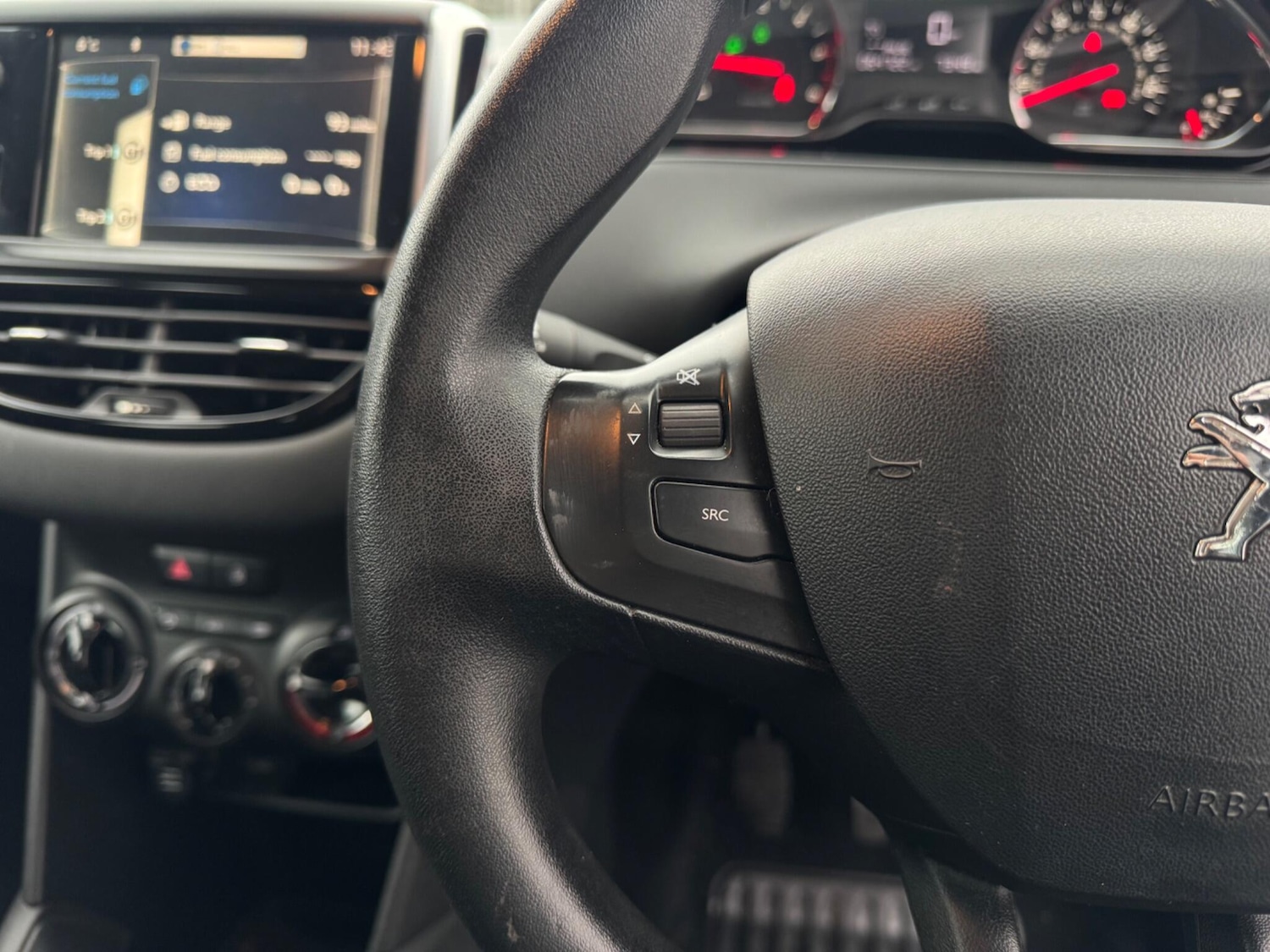 Used Peugeot 208 2013 for sale - 77410904: Photo 50