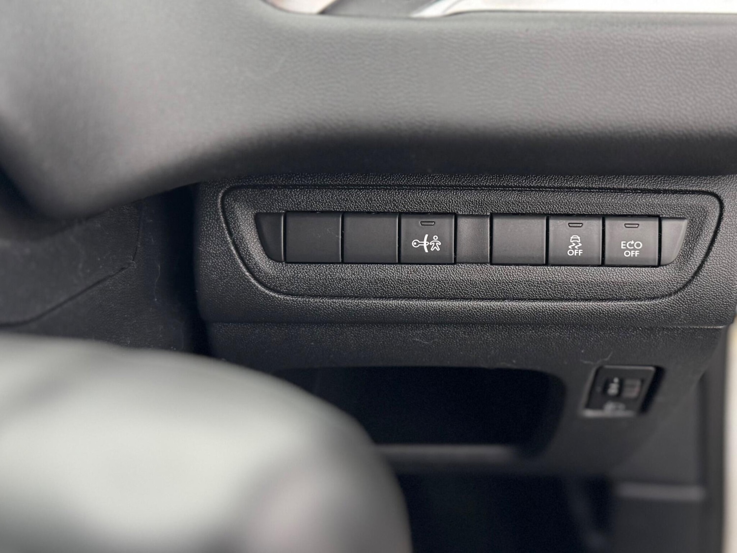 Used Peugeot 208 2013 for sale - 77410904: Photo 53