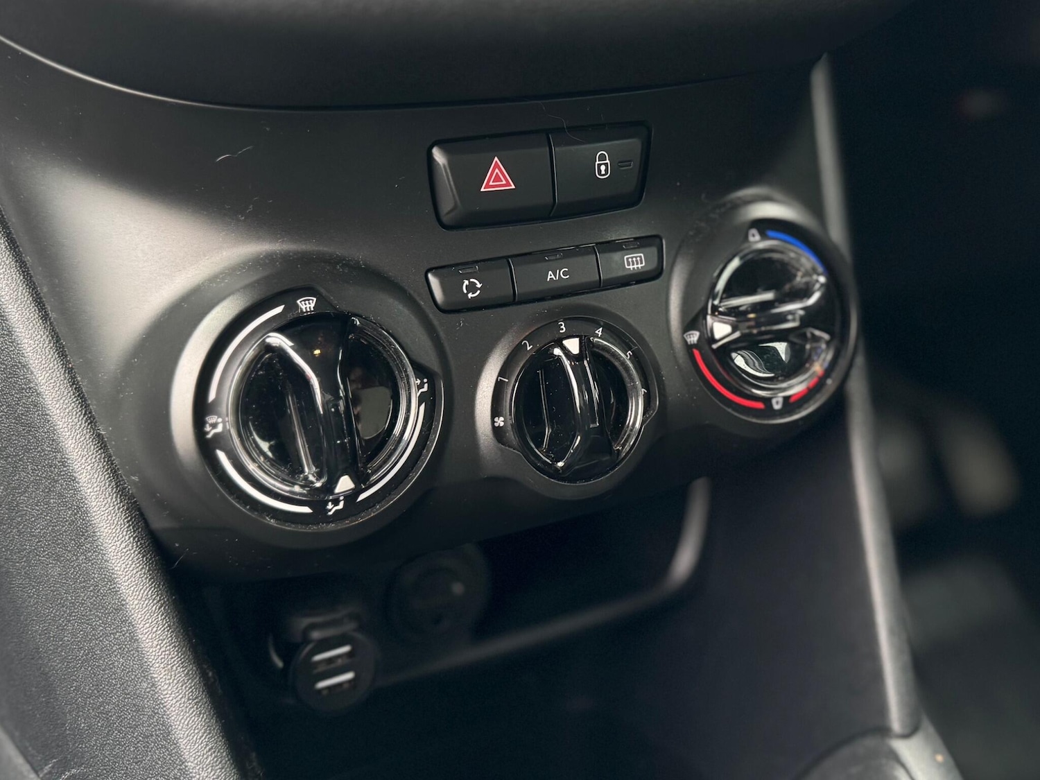 Used Peugeot 208 2013 for sale - 77410904: Photo 56