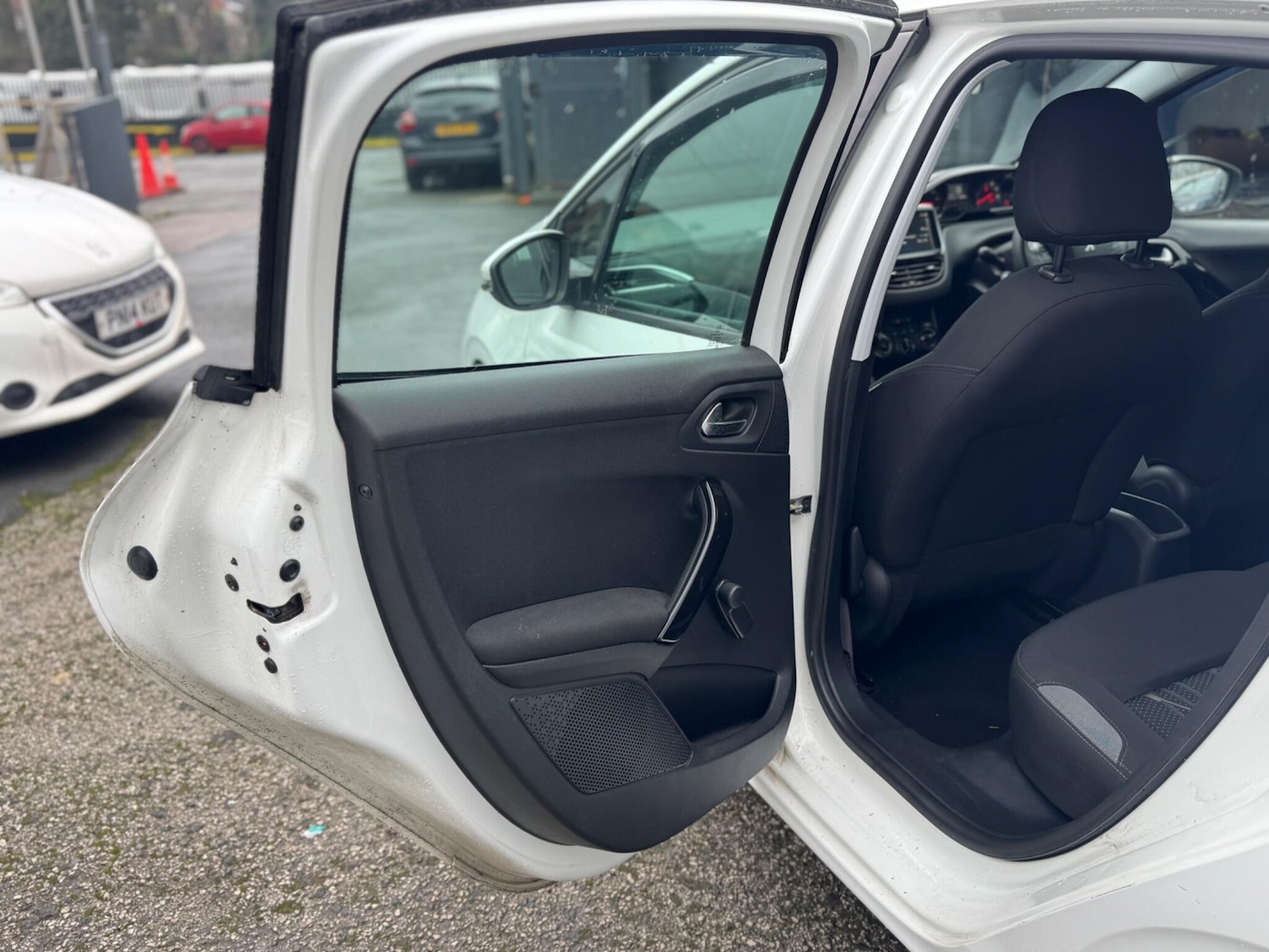 Used Peugeot 208 2013 for sale - 77410904: Photo 57