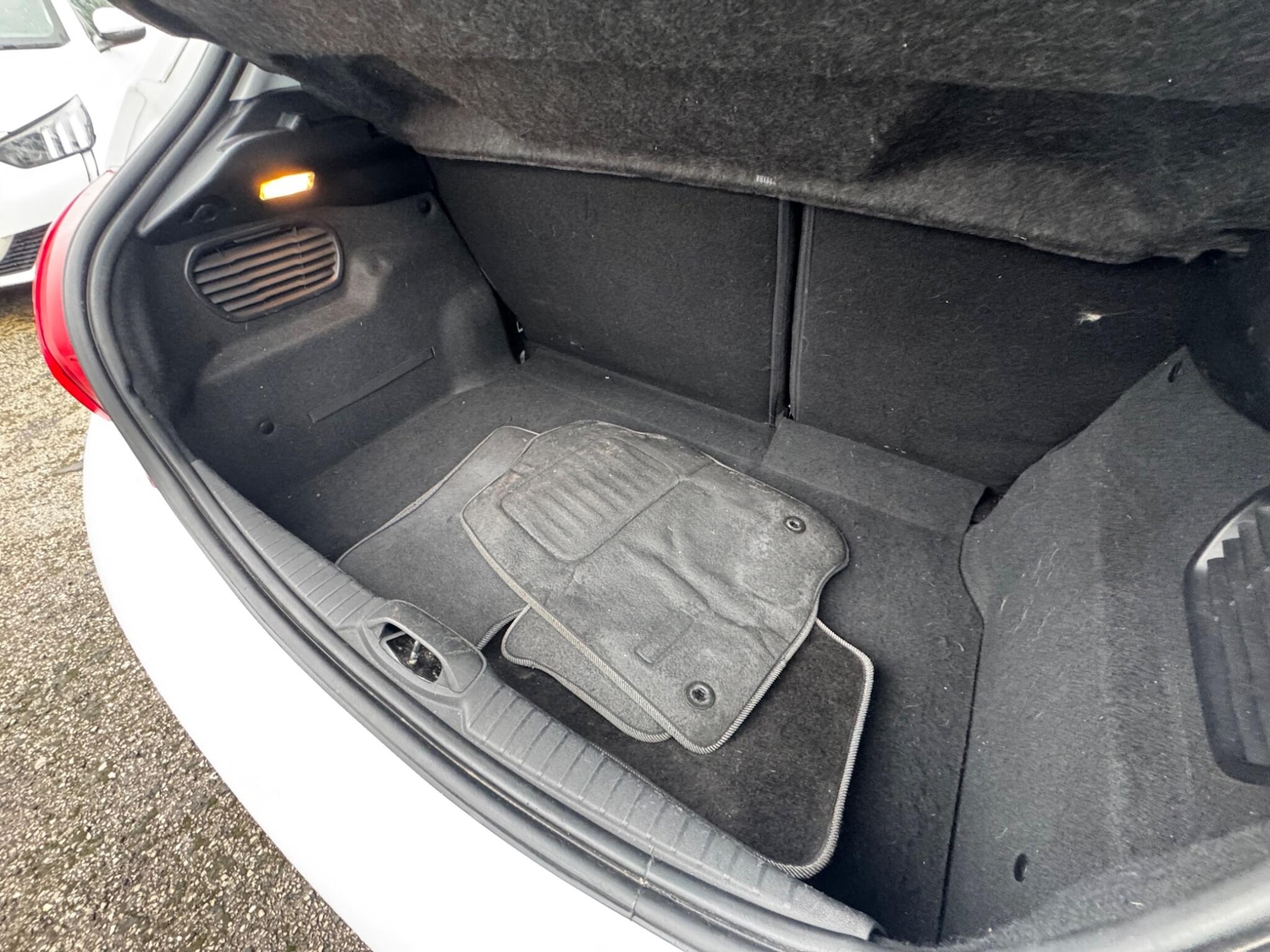 Used Peugeot 208 2013 for sale - 77410904: Photo 65