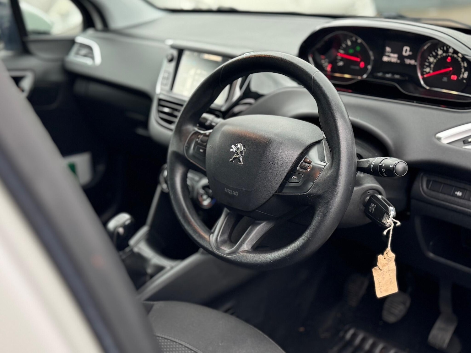 Used Peugeot 208 2013 for sale - 77410904: Photo 77