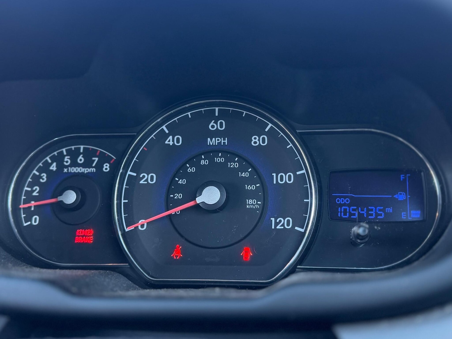 Used Hyundai i10 2011 for sale - 76759403: Photo 45