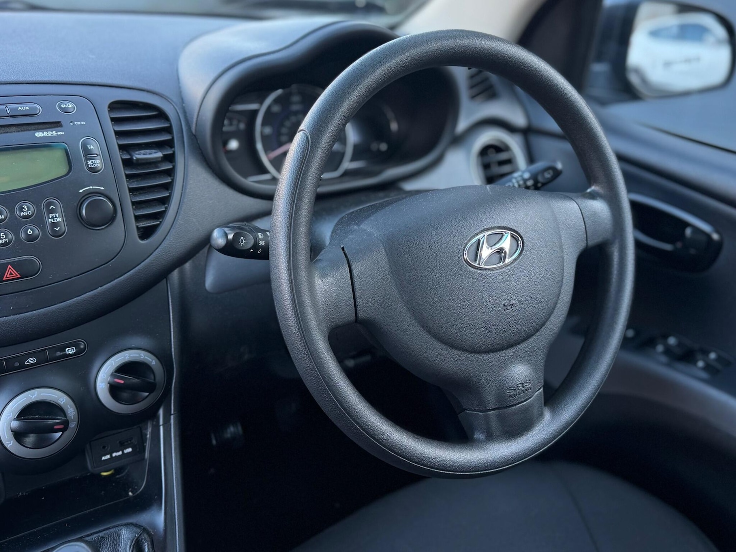 Used Hyundai i10 2011 for sale - 76759403: Photo 50