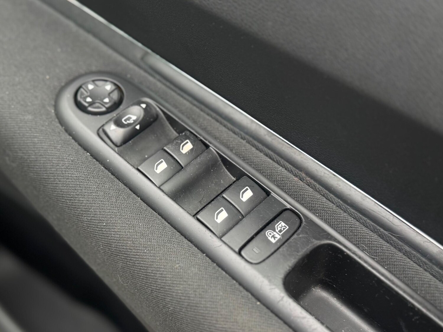 Used Peugeot 5008 2013 for sale - 77723806: Photo 30