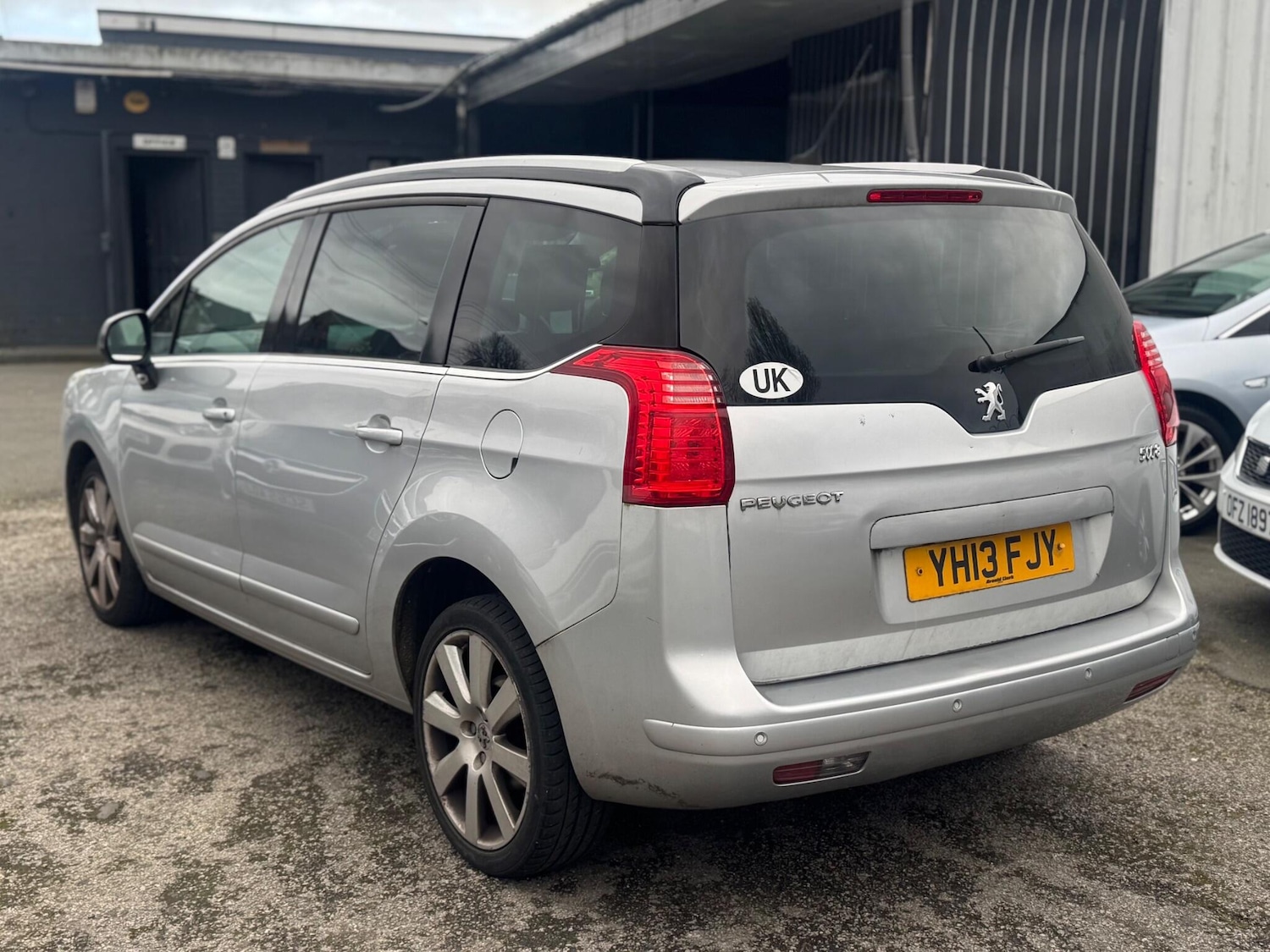 Used Peugeot 5008 2013 for sale - 77723806: Photo 4