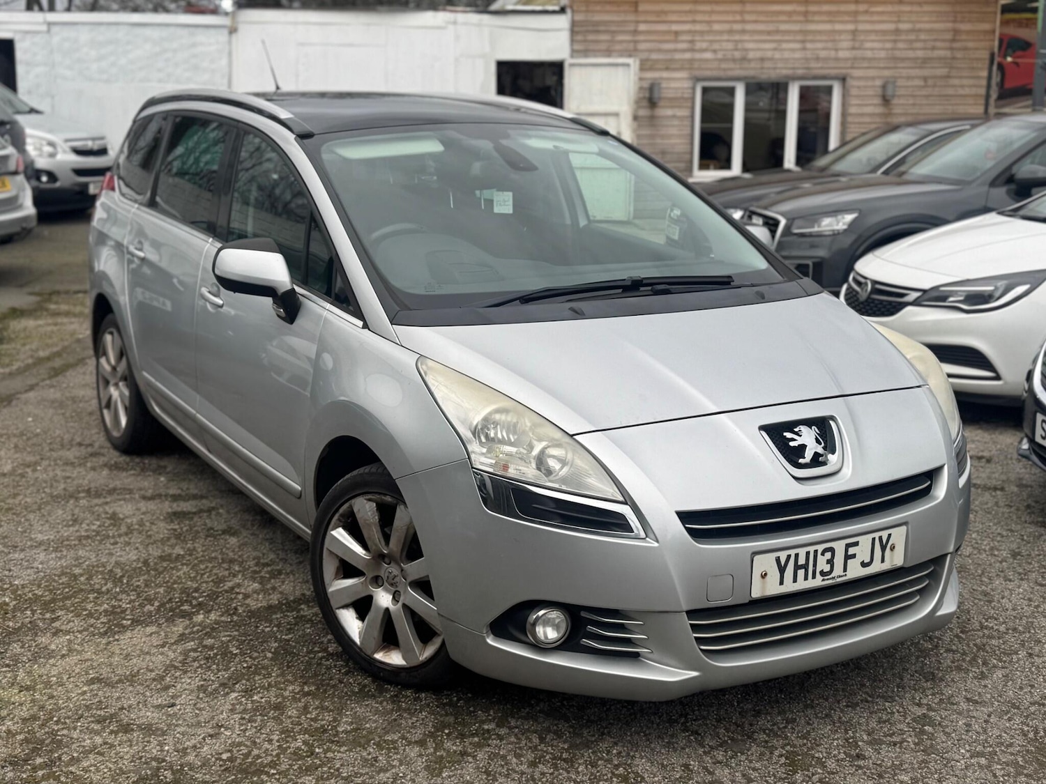 Used Peugeot 5008 2013 for sale - 77723806: Photo 5