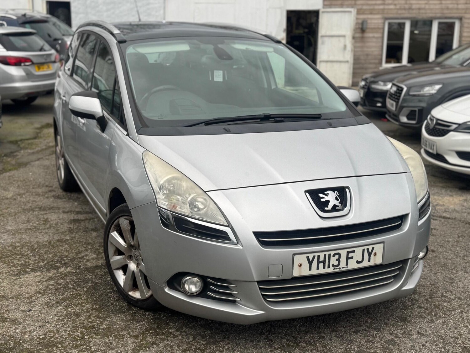 Used Peugeot 5008 2013 for sale - 77723806: Photo 8
