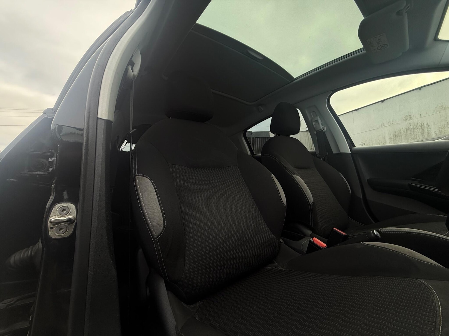 Used Peugeot 208 for sale - 77081996: Photo 35