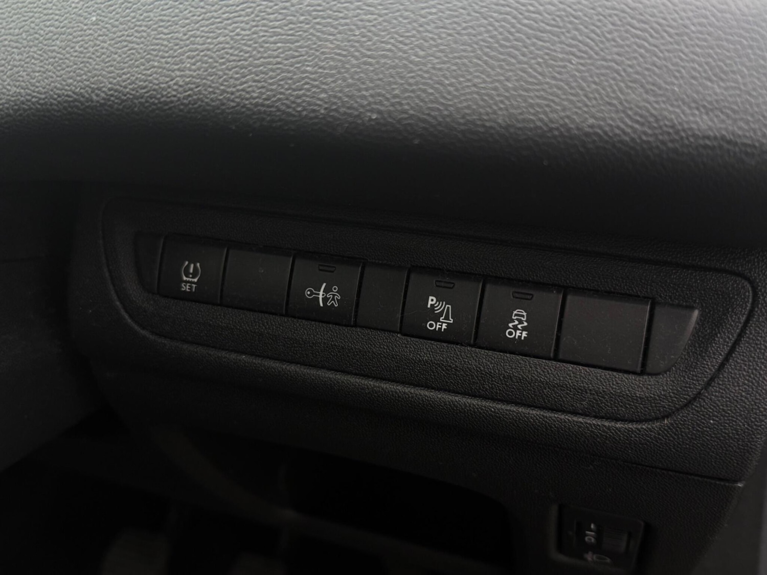 Used Peugeot 208 for sale - 77081996: Photo 41