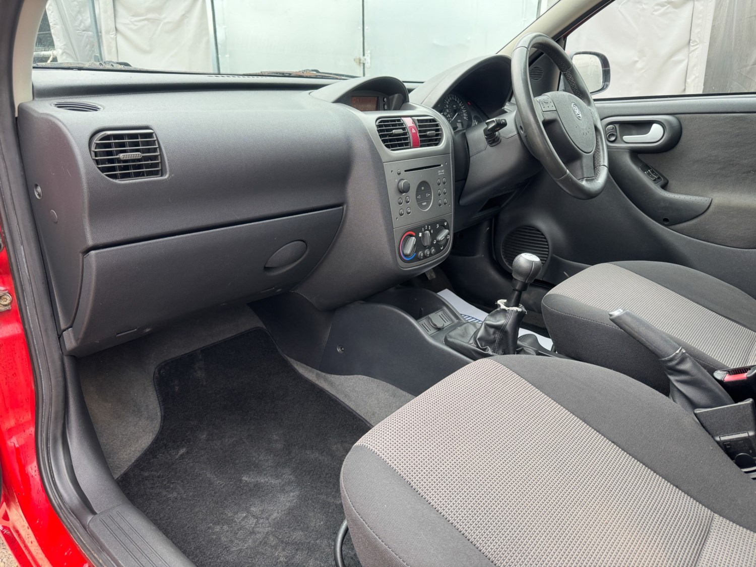 Vauxhall Corsa 2004 (54) - 1.2i 16V Energy 5dr - Image 10