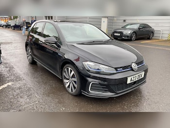 Volkswagen - Golf