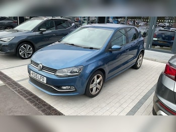 Used Volkswagen Polo 2015 for sale - 76214953: Photo 2