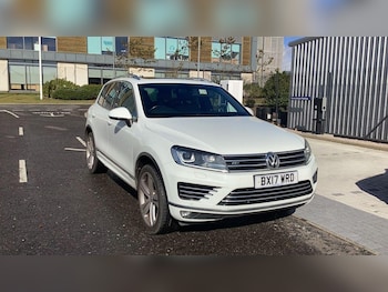 Used Volkswagen Touareg 2017 for sale - 76020623: Photo 2