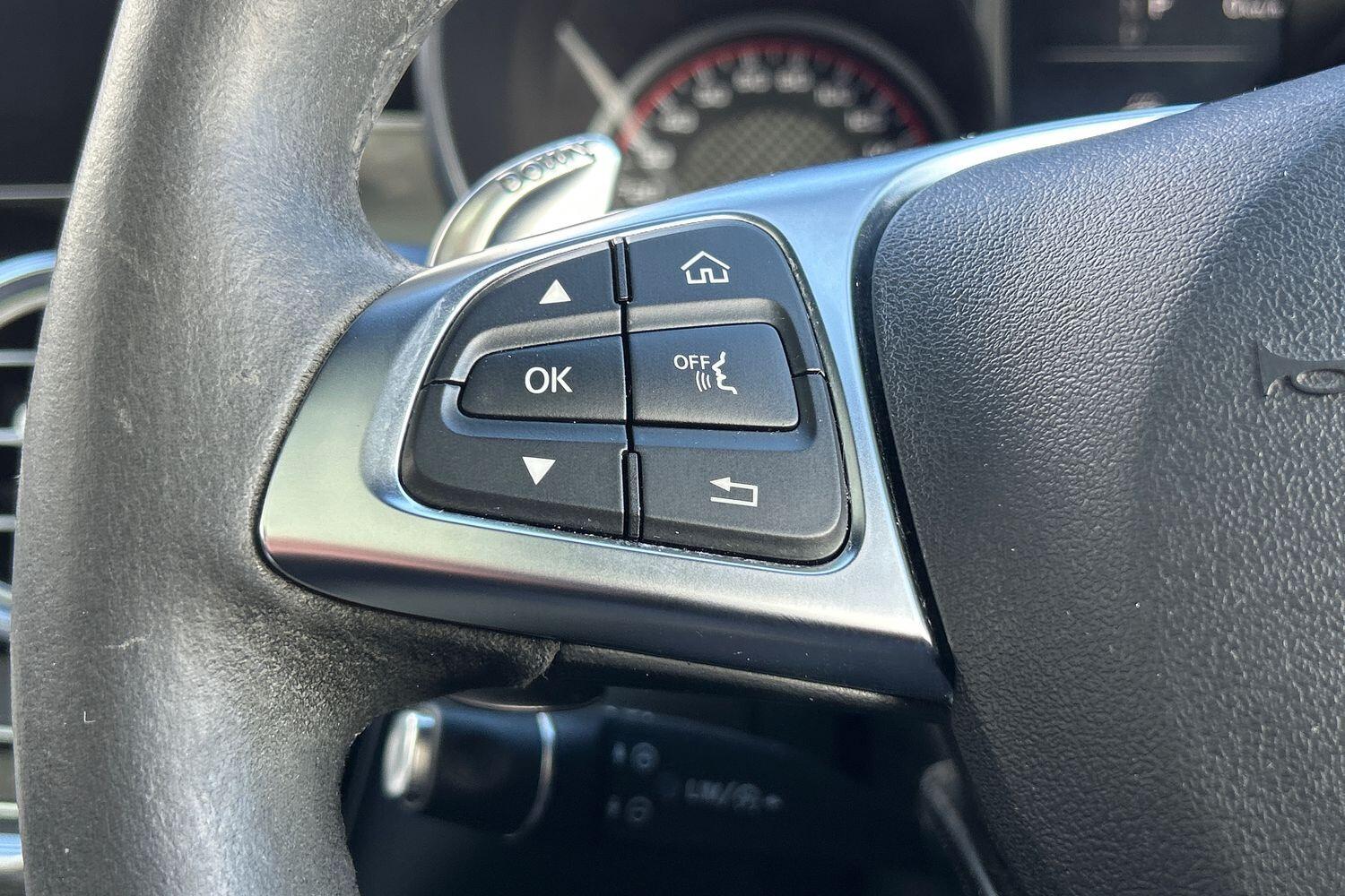 Used Mercedes-Benz GLC 2018 for sale - 76085228: Photo 8