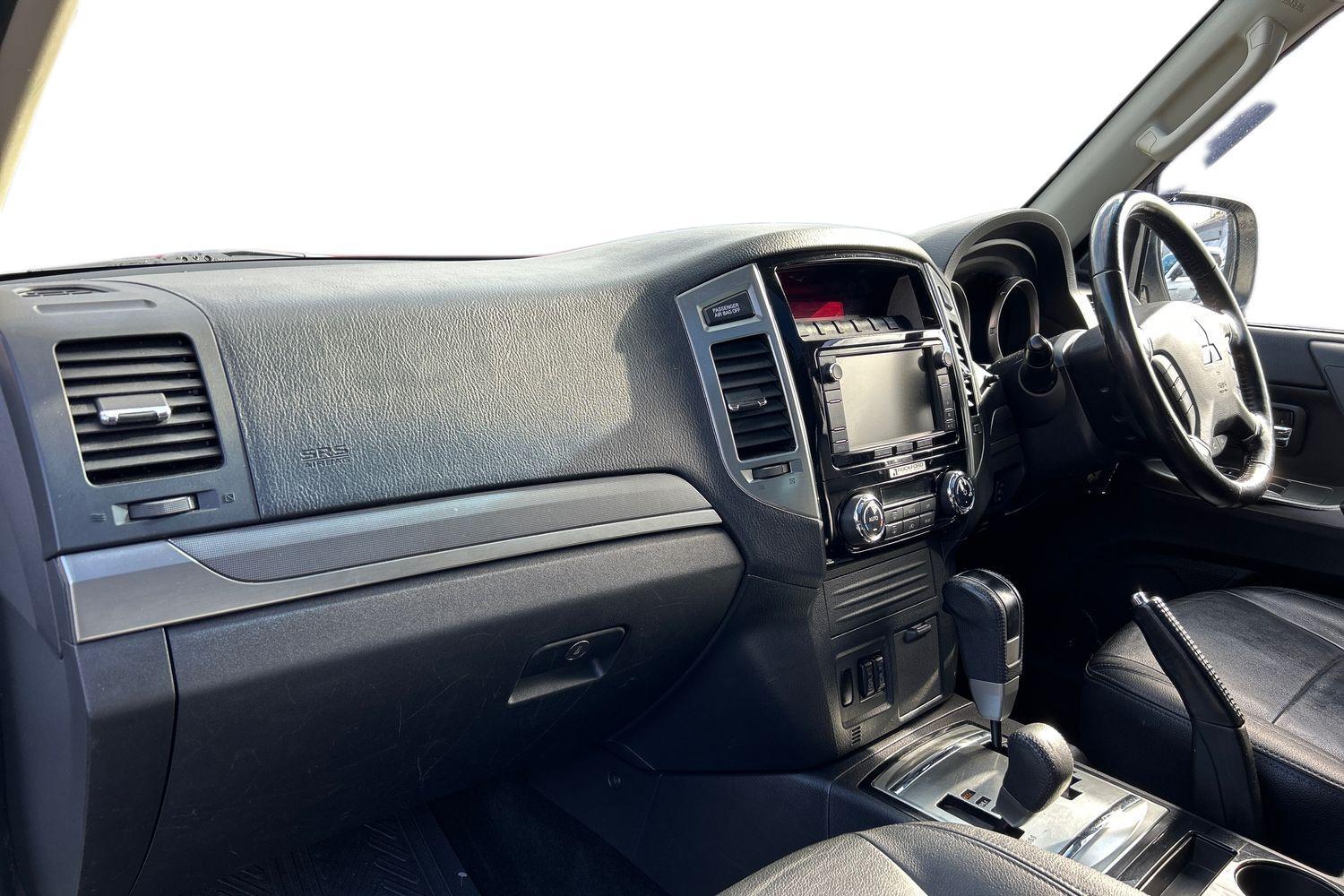 Used Mitsubishi Shogun 2015 for sale - 76001150: Photo 6