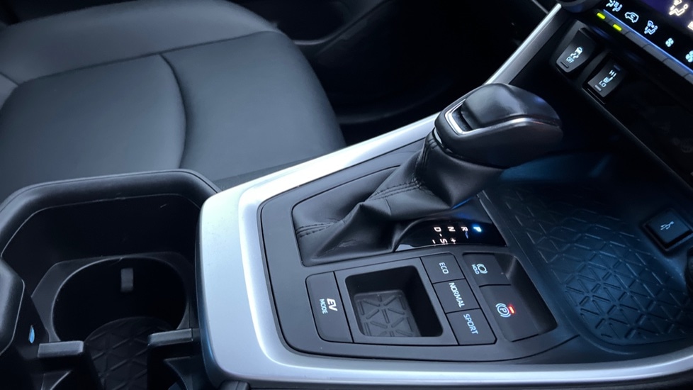 Used Toyota RAV4 2022 for sale - 76894822: Photo 28