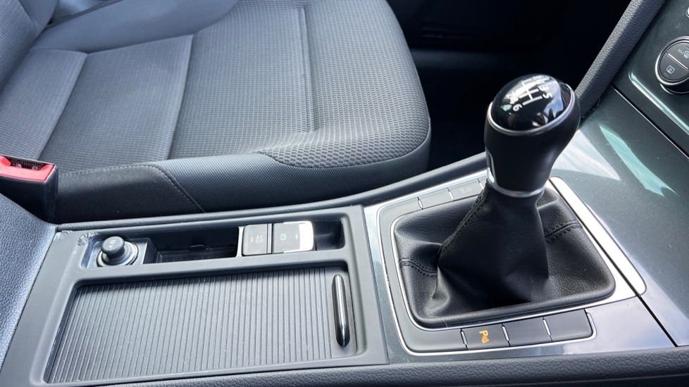 Used Volkswagen Golf 2020 for sale - 76180180: Photo 28