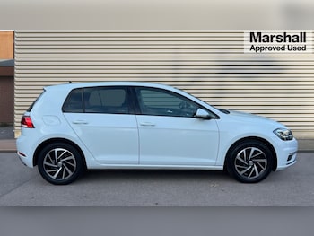 Used Volkswagen Golf 2020 for sale - 76180180: Photo 2