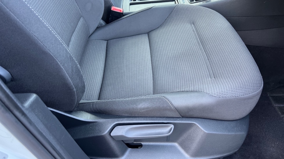 Used Volkswagen Golf 2020 for sale - 76180180: Photo 31