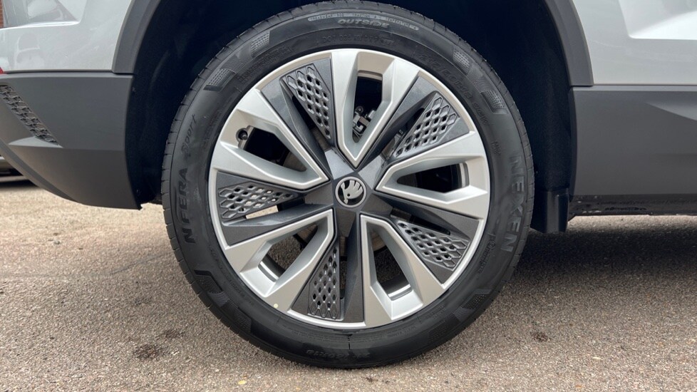 Used Skoda Karoq 2025 for sale - 76124296: Photo 5