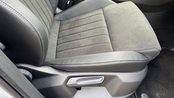 Used Skoda Karoq 2025 for sale - 75467171: Photo 50