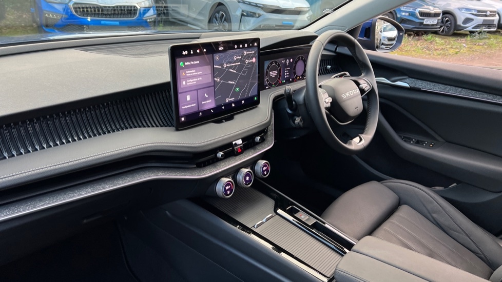 Used Skoda Superb 2025 for sale - 76872446: Photo 2