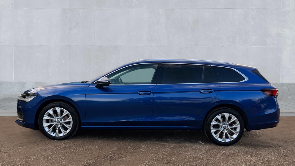 Used Skoda Superb 2025 for sale - 76872446: Photo 9