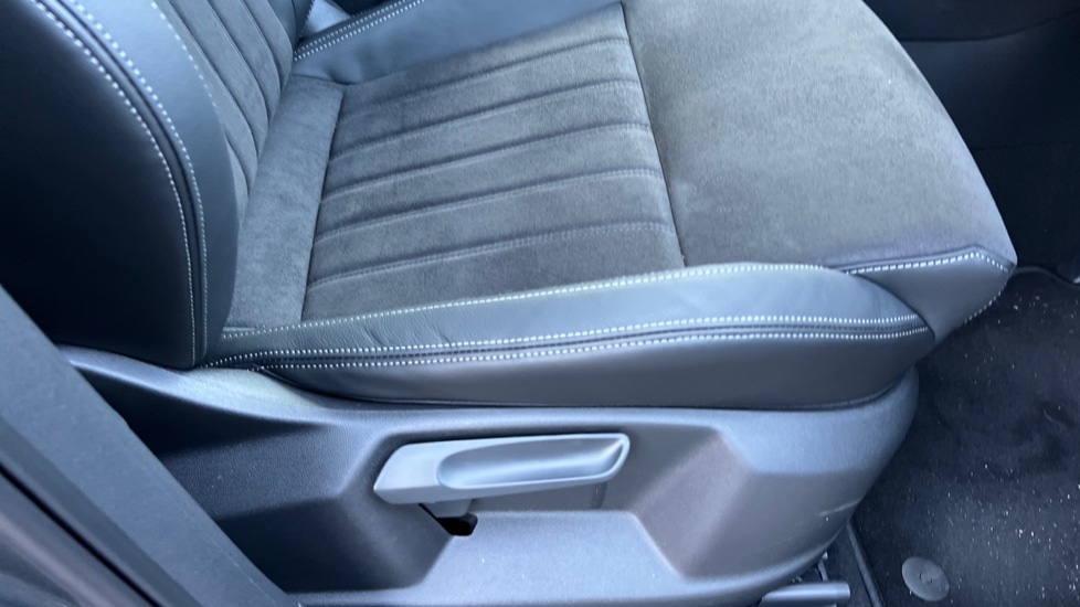 Used Skoda Karoq 2025 for sale - 76873277: Photo 48