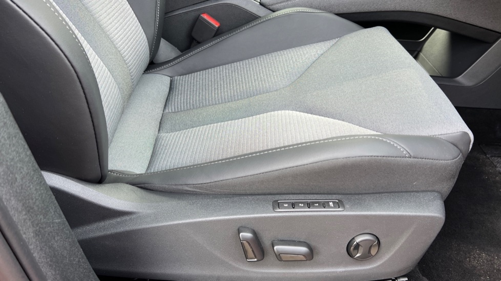 Used Skoda Enyaq 2025 for sale - 76635750: Photo 47