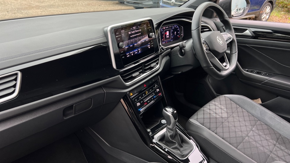 Used Volkswagen T-Roc 2023 for sale - 76124327: Photo 10