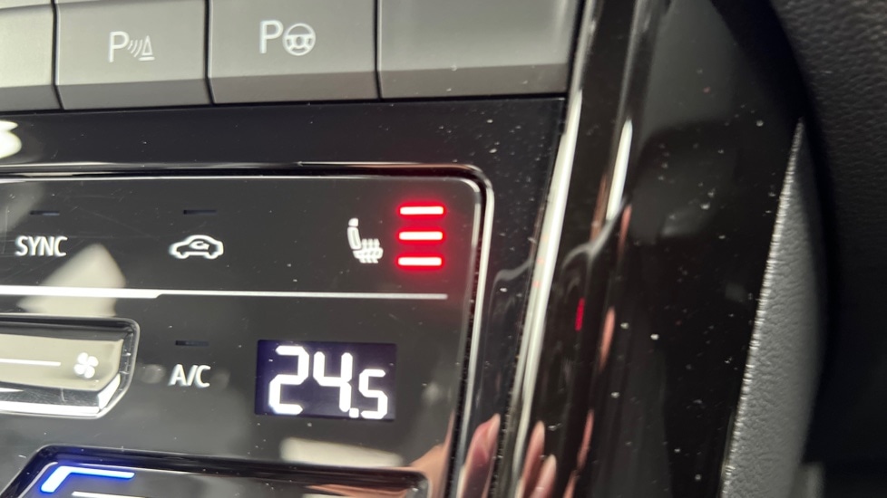 Used Volkswagen T-Roc 2023 for sale - 76124327: Photo 33