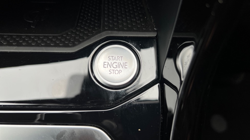 Used Volkswagen T-Roc 2023 for sale - 76124327: Photo 51