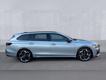 Used Skoda Superb 2025 for sale - 76140140: Photo