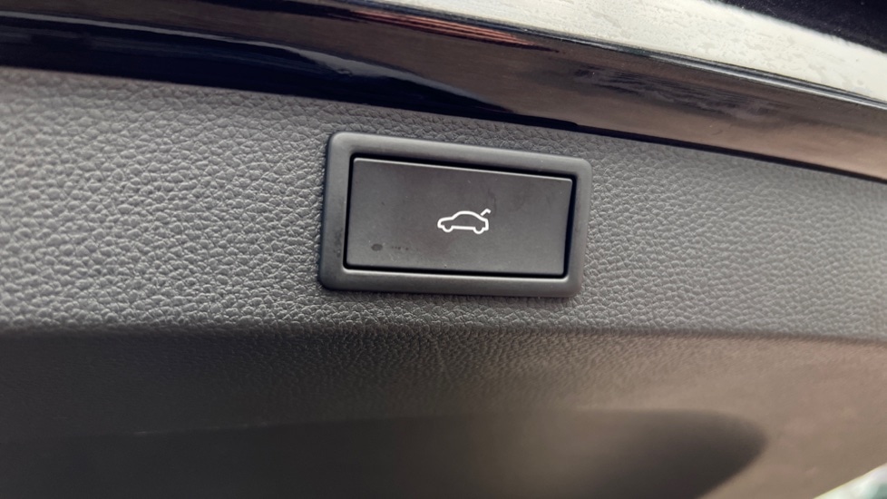 Used Skoda Karoq 2025 for sale - 76873991: Photo 32