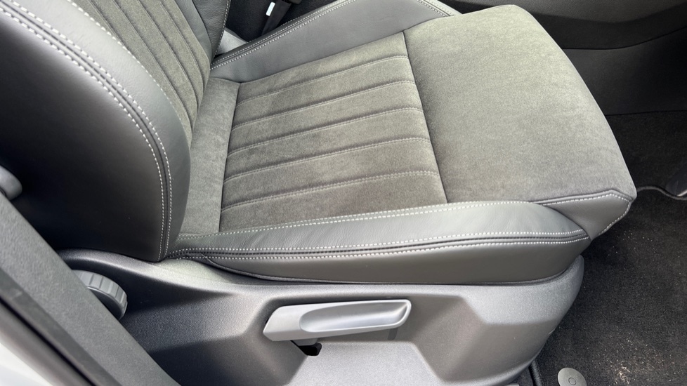 Used Skoda Karoq 2025 for sale - 76868882: Photo 50