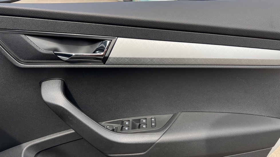 Used Skoda Karoq 2024 for sale - 76868862: Photo 47