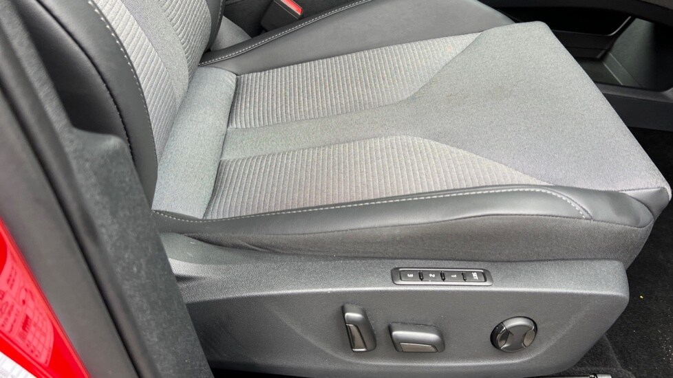 Used Skoda Enyaq 2025 for sale - 76630233: Photo 49