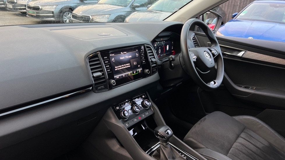 Used Skoda Karoq 2024 for sale - 76873330: Photo 2