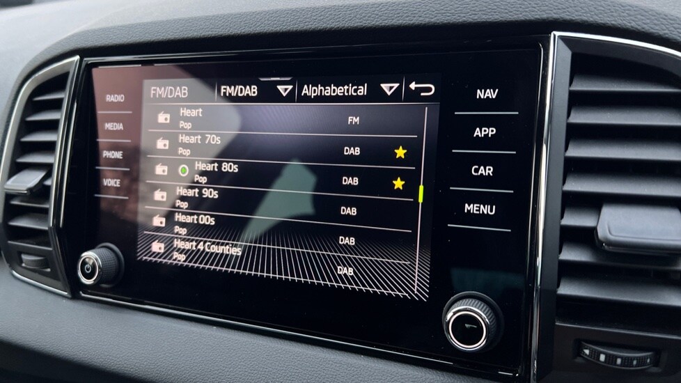 Used Skoda Karoq 2024 for sale - 76873330: Photo 25