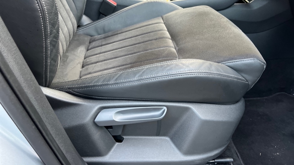 Used Skoda Karoq 2024 for sale - 76873330: Photo 46