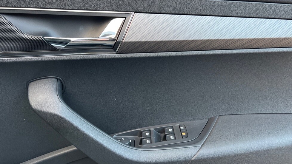 Used Skoda Karoq 2024 for sale - 76873330: Photo 48
