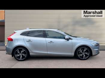 Used Volvo V40 2019 for sale - 74914917: Photo