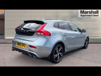 Used Volvo V40 2019 for sale - 74914917: Photo